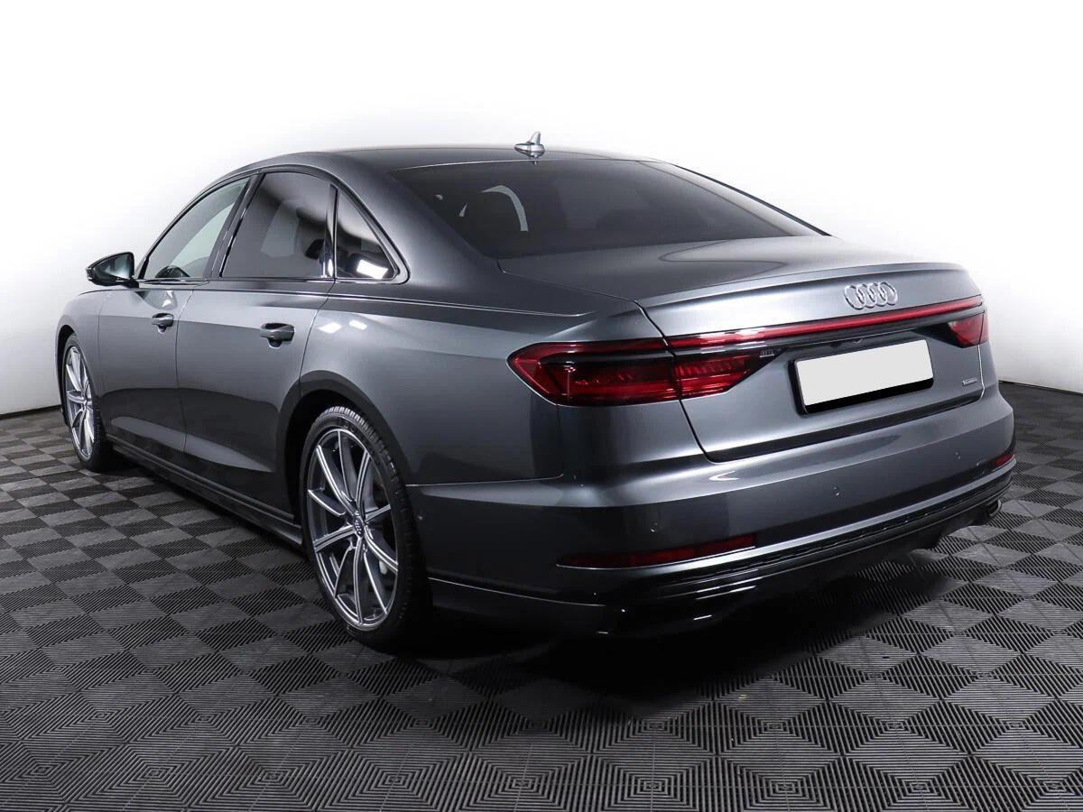 Audi A8 2020, серый
