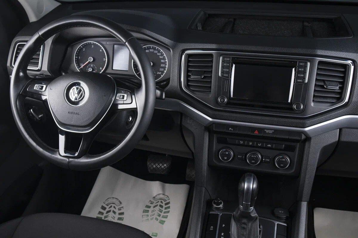 Volkswagen Amarok 2016, серый