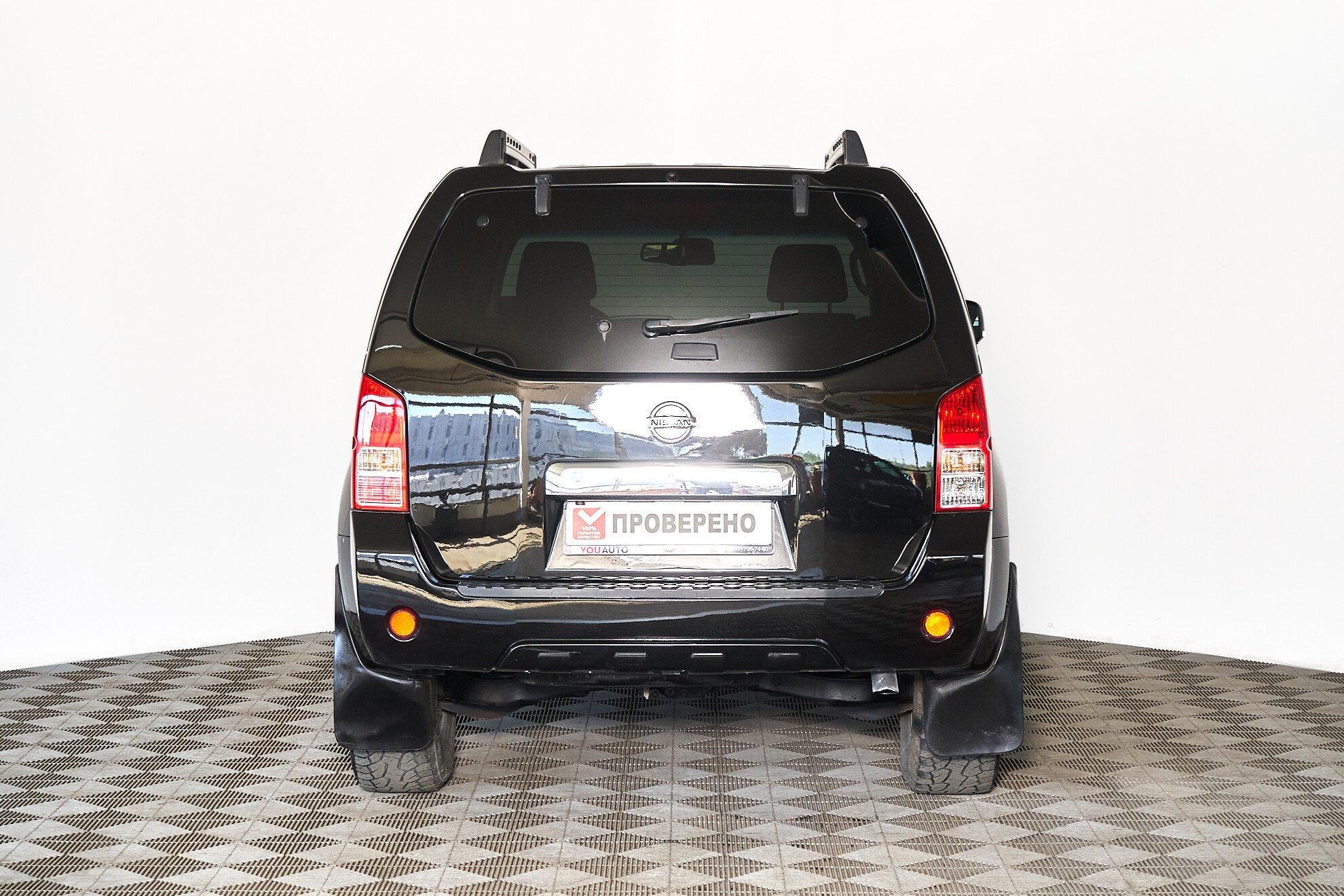 Nissan Pathfinder 2011, черный