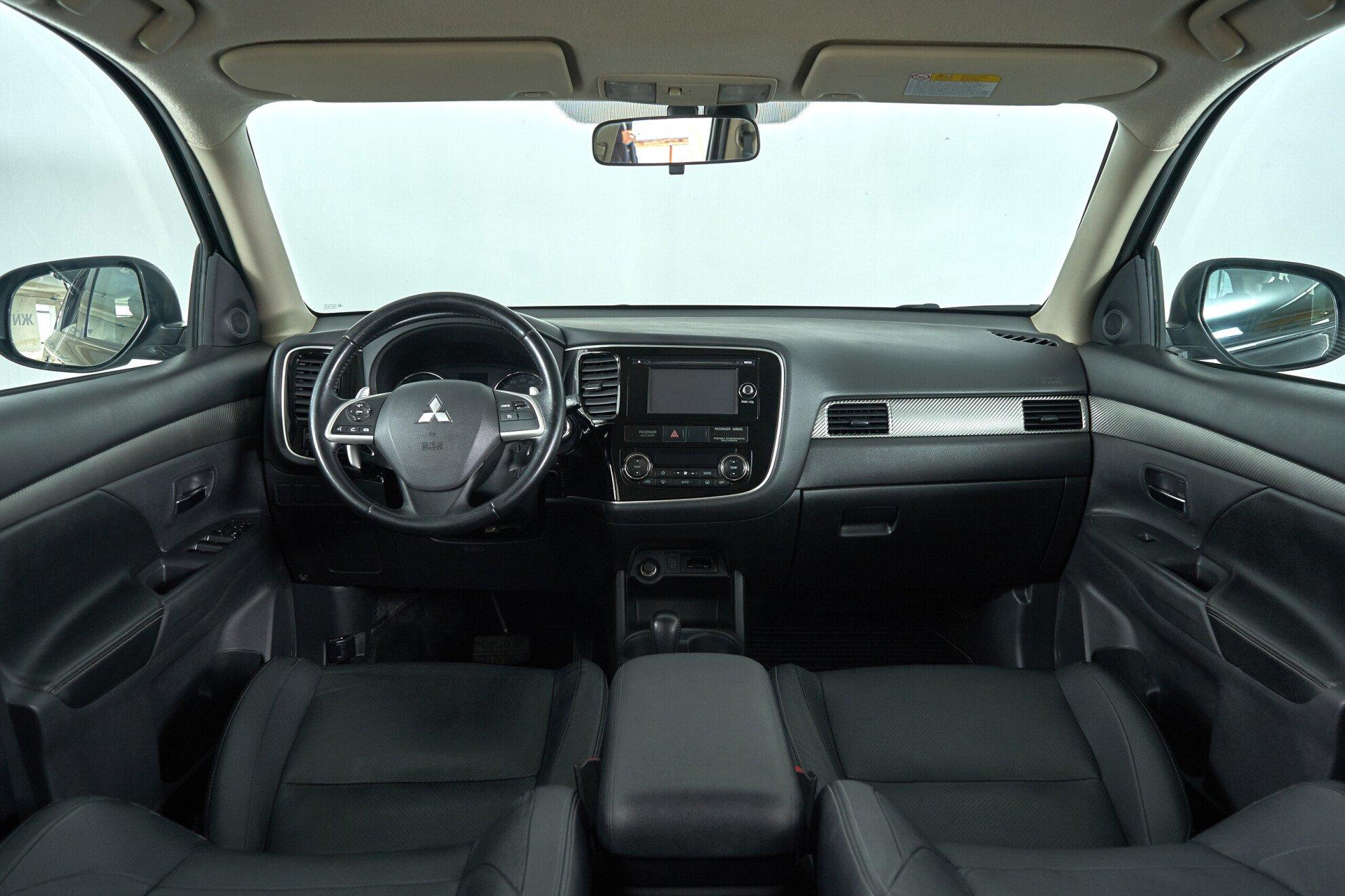Mitsubishi Outlander 2014, черный