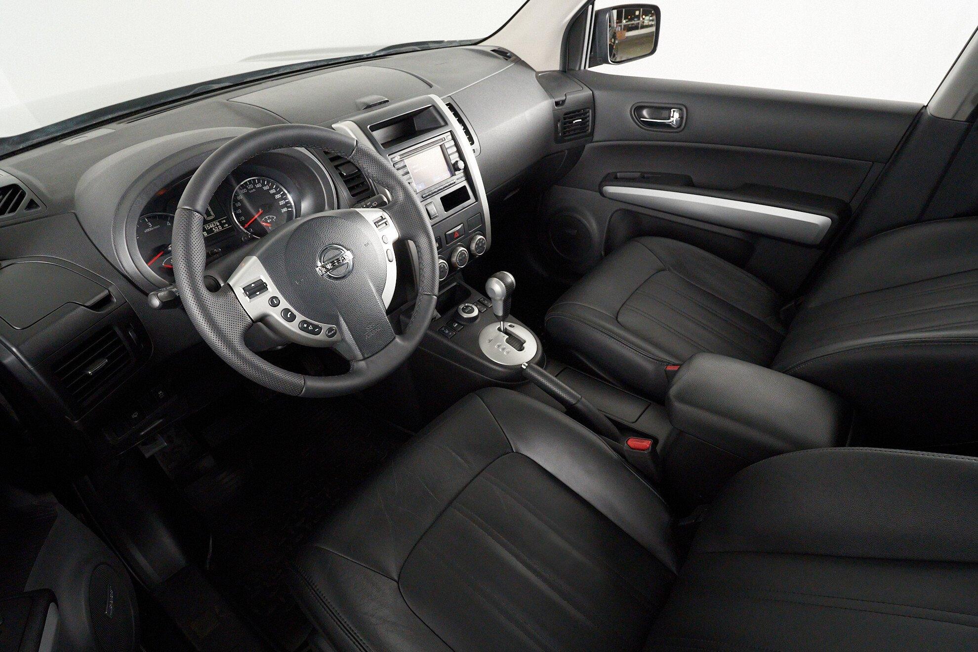 Nissan X-Trail 2013, черный