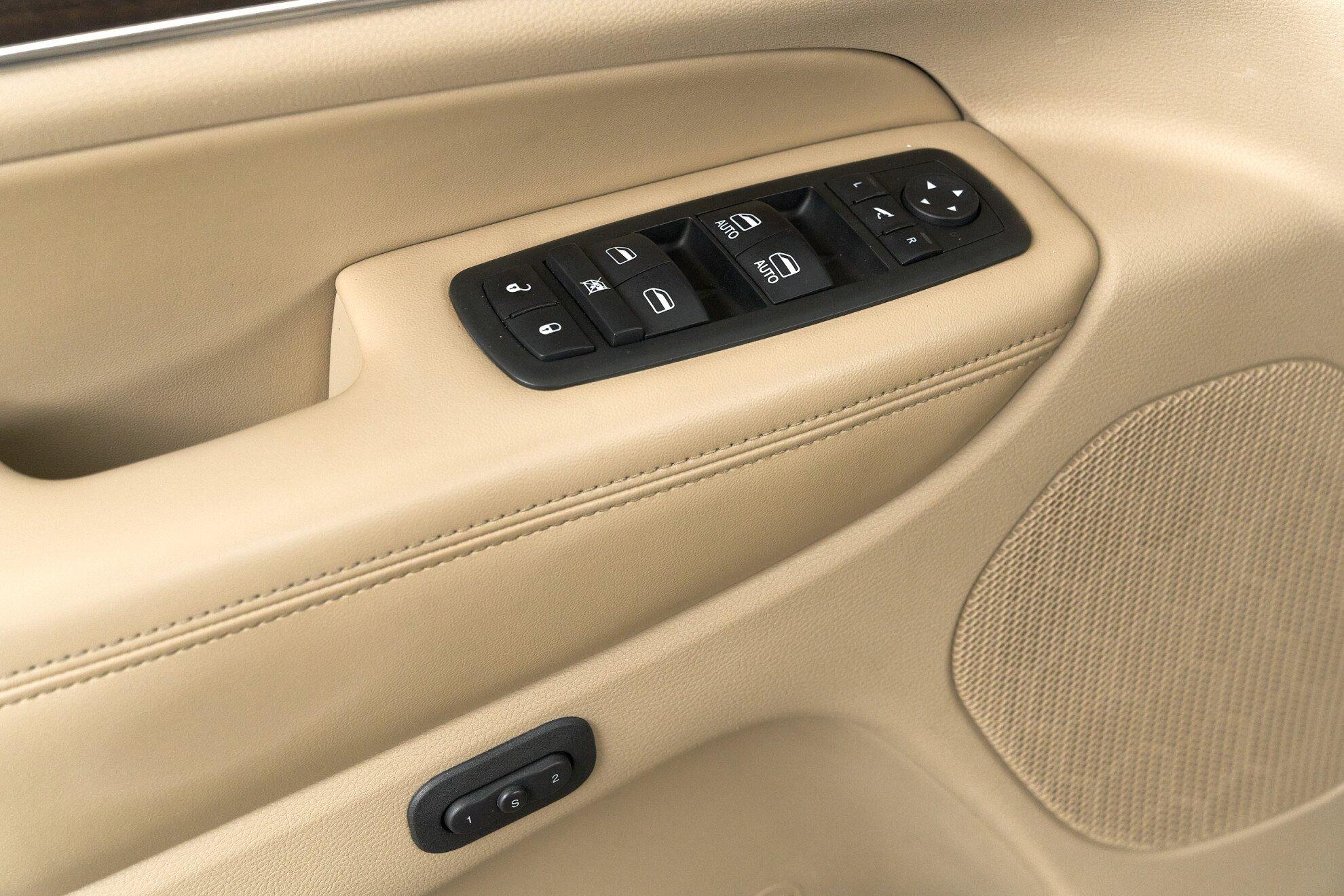 Jeep Grand Cherokee 2013, черный