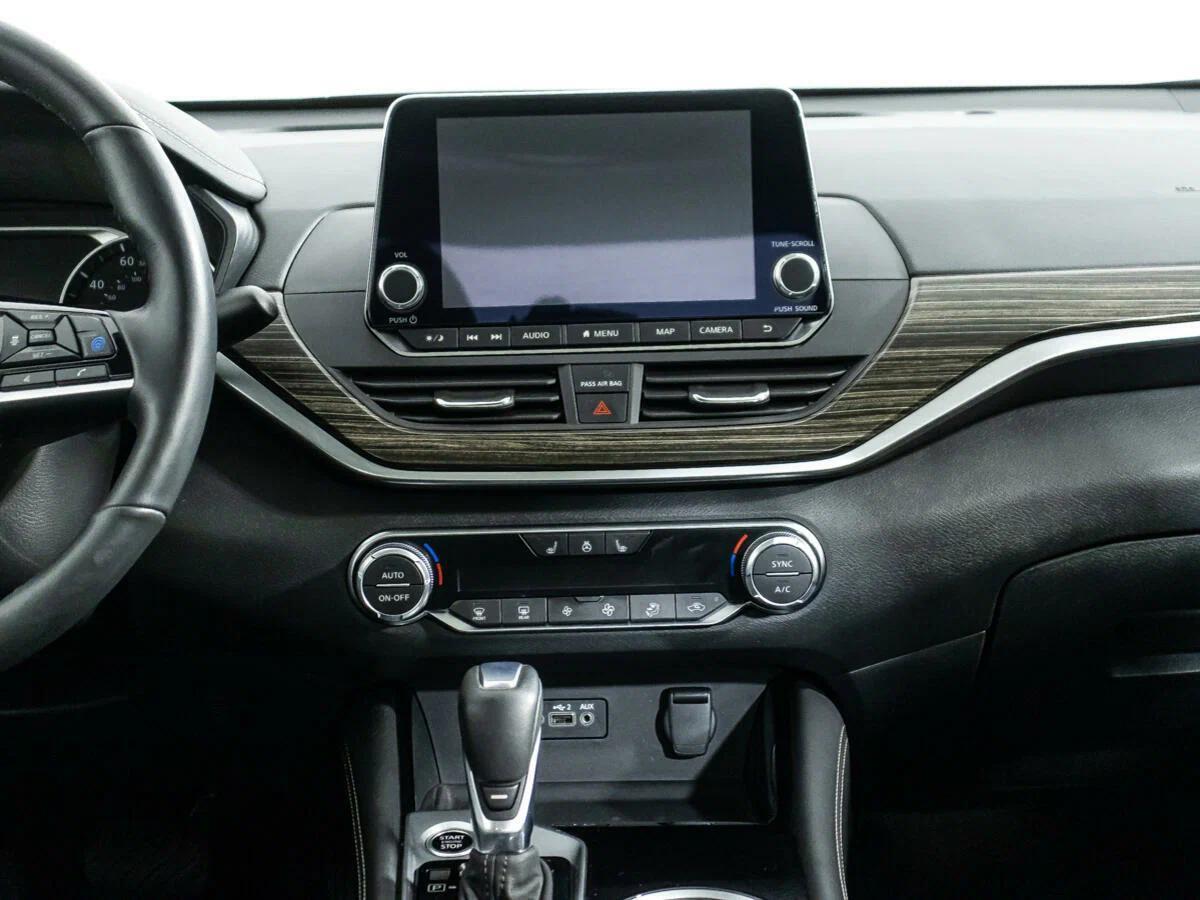 Nissan Altima 2021, серый
