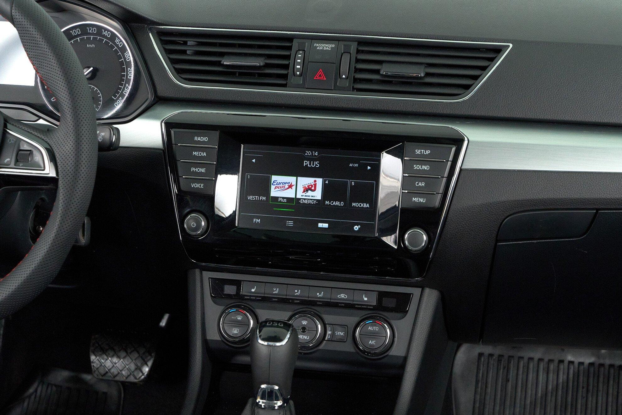 Skoda Superb 2015, серый