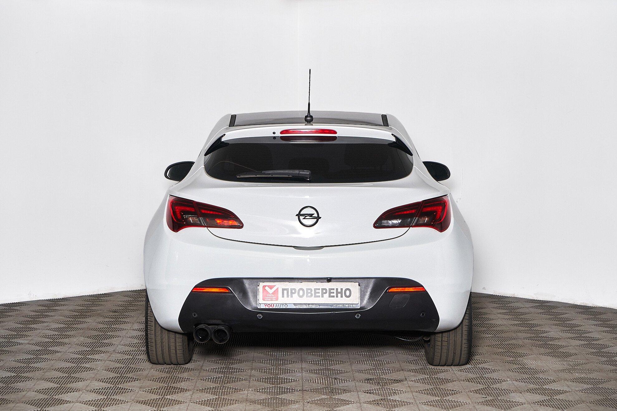 Opel Astra 2013, белый