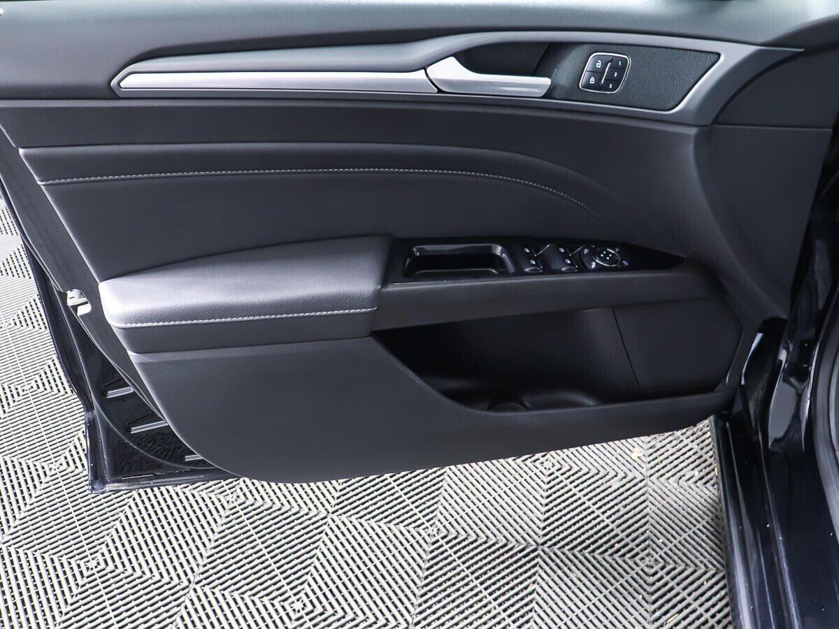 Ford Mondeo 2017, черный