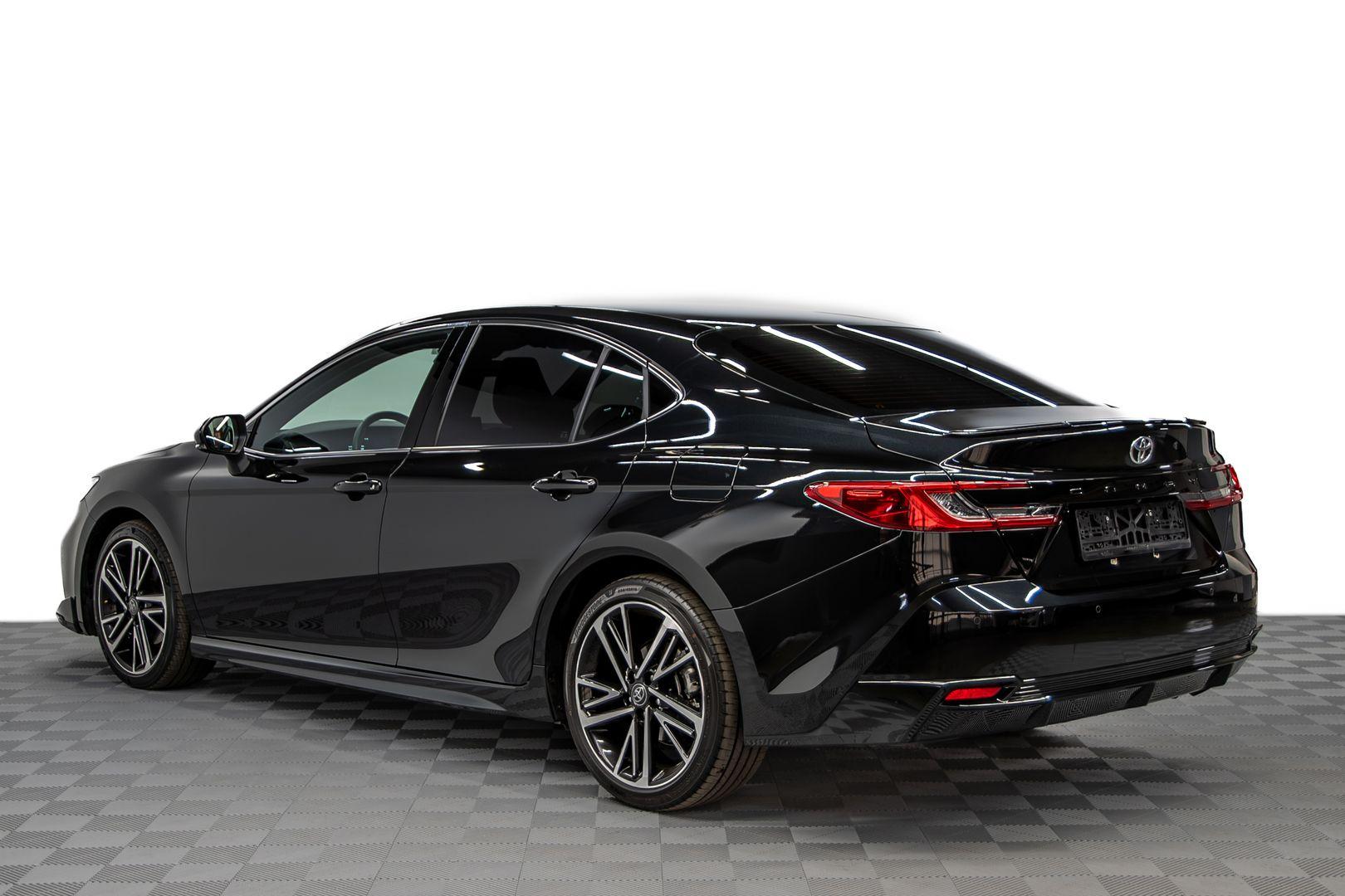Toyota Camry 2024, черный
