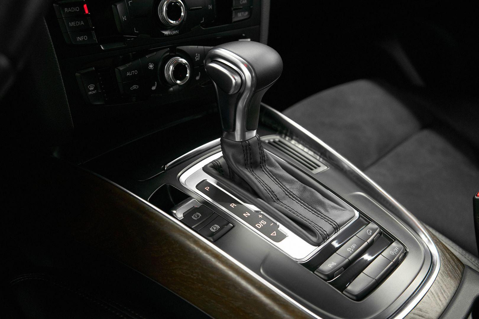 Audi Q5 2012, черный
