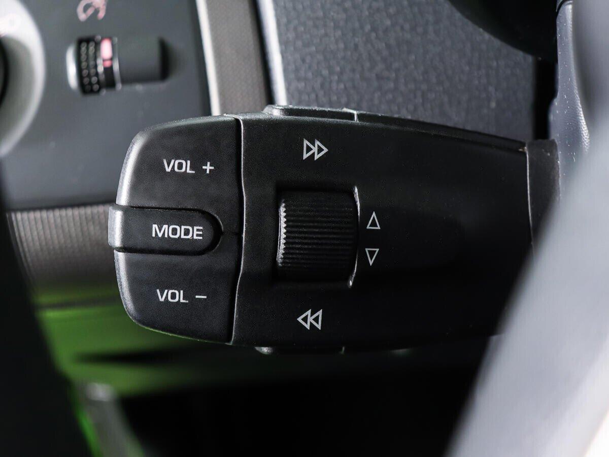 Seat Ibiza 2015, зеленый