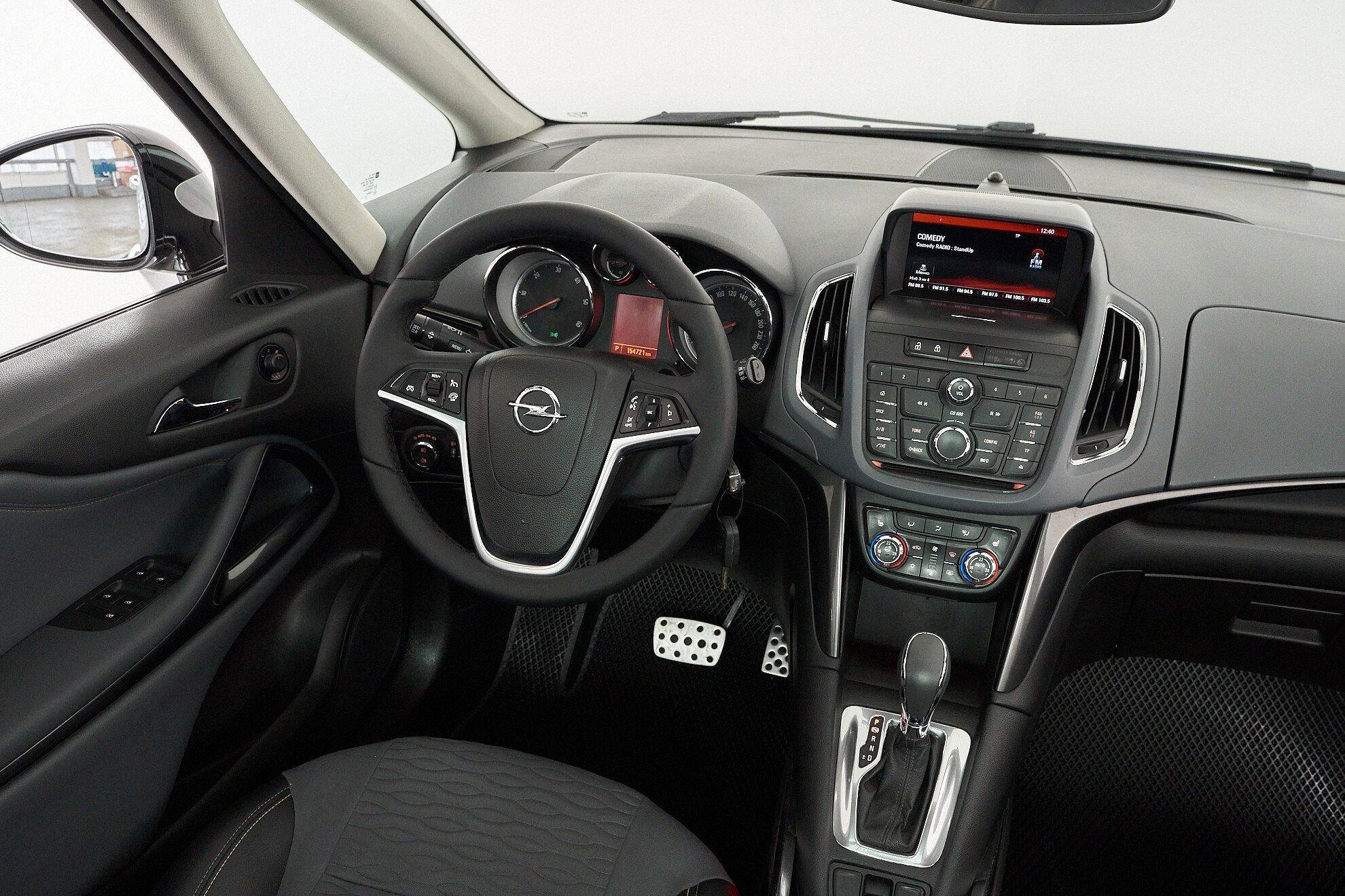 Opel Zafira 2015, серебряный