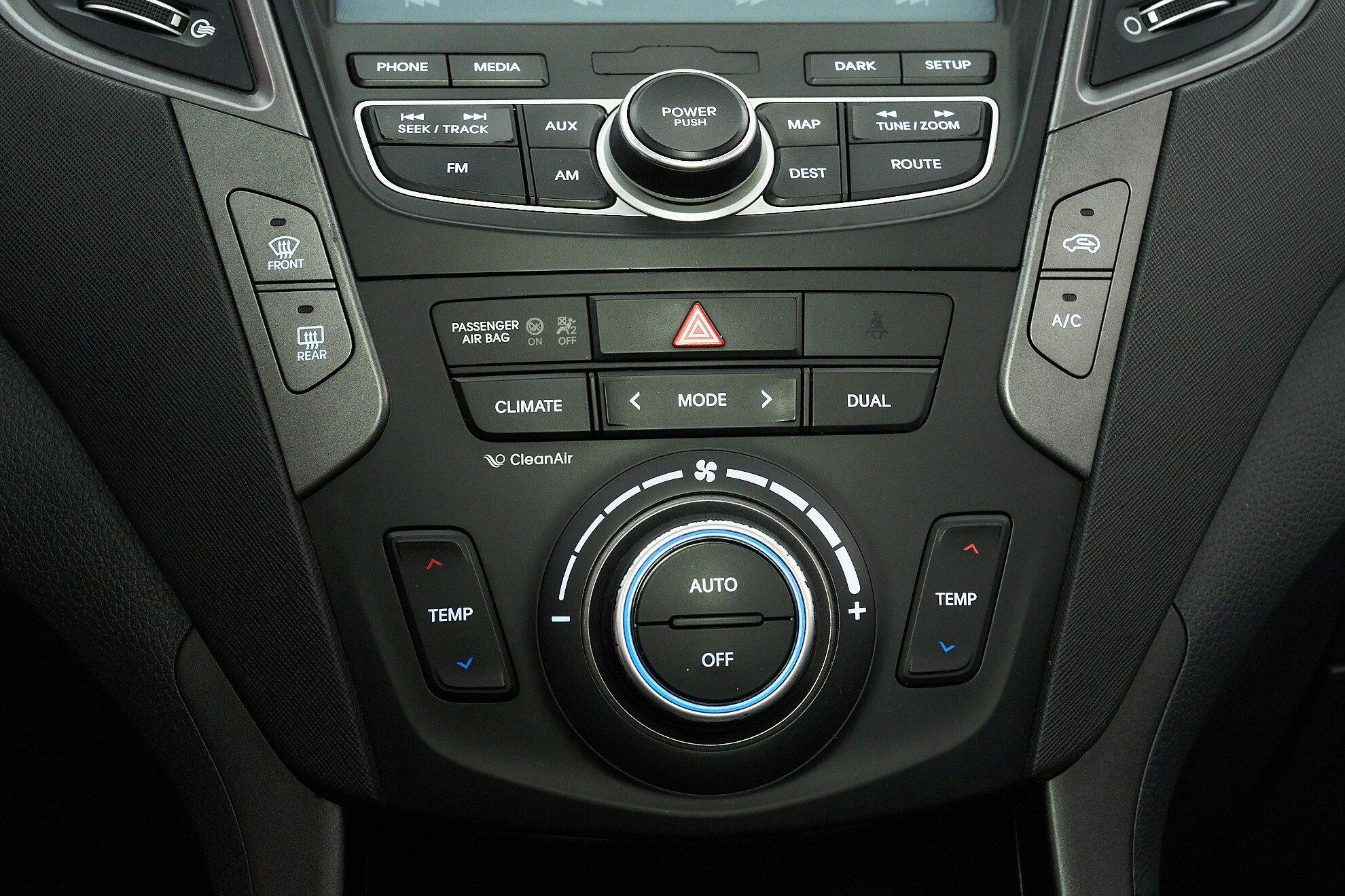 Hyundai Santa Fe 2014, серебряный