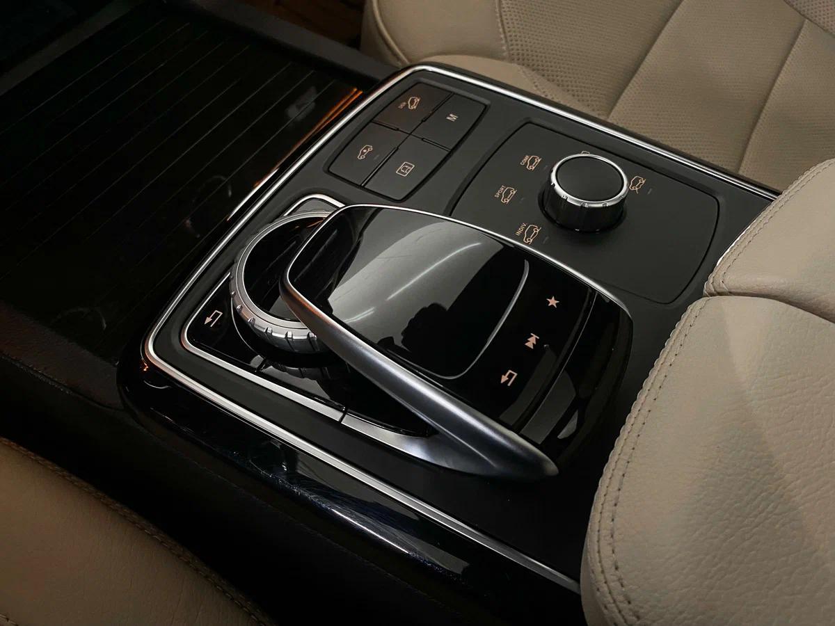 Mercedes-Benz GLS 2015, черный