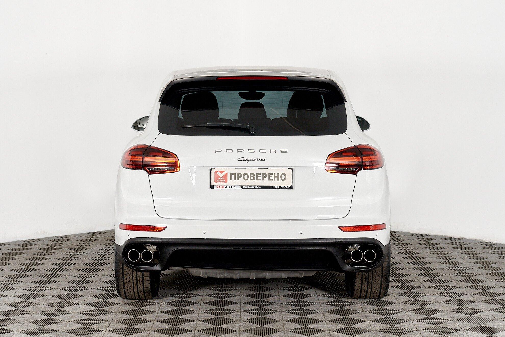 Porsche Cayenne 2016, белый