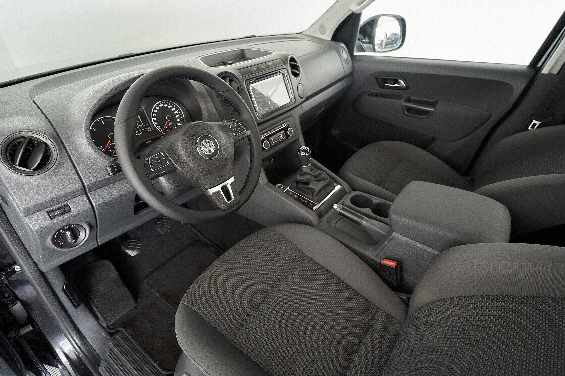 Volkswagen Amarok 2013, черный