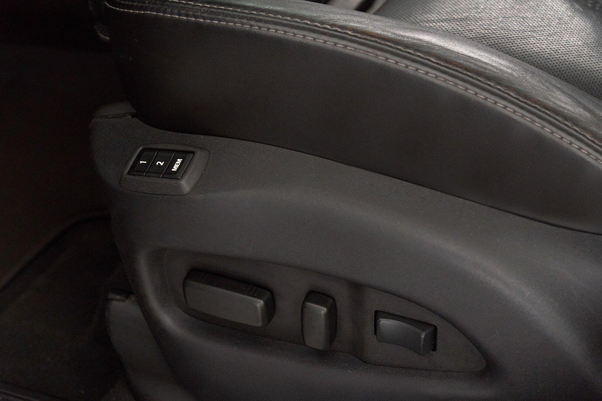 Cadillac SRX 2012, черный