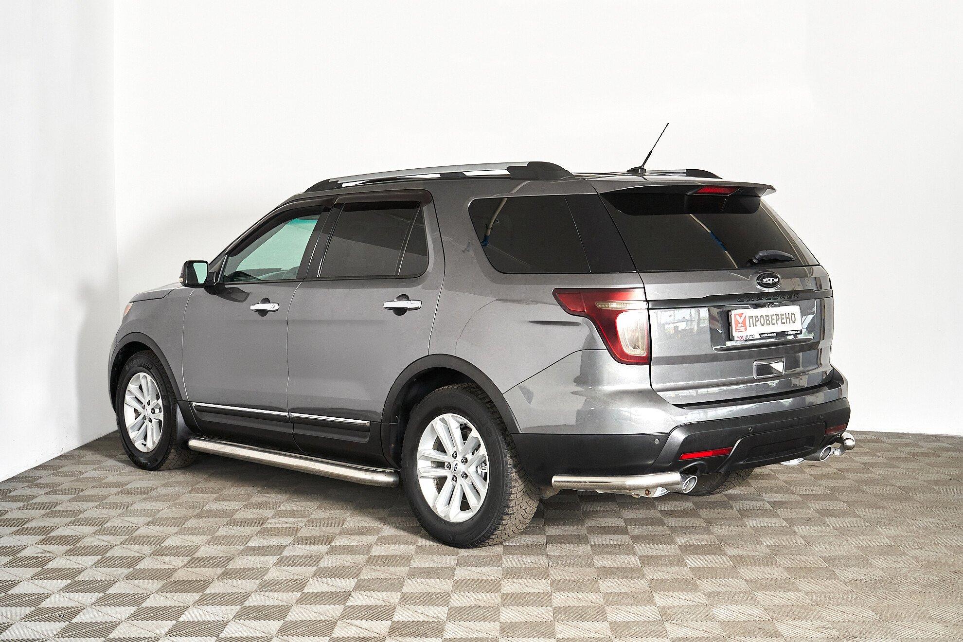 Ford Explorer 2014, серый