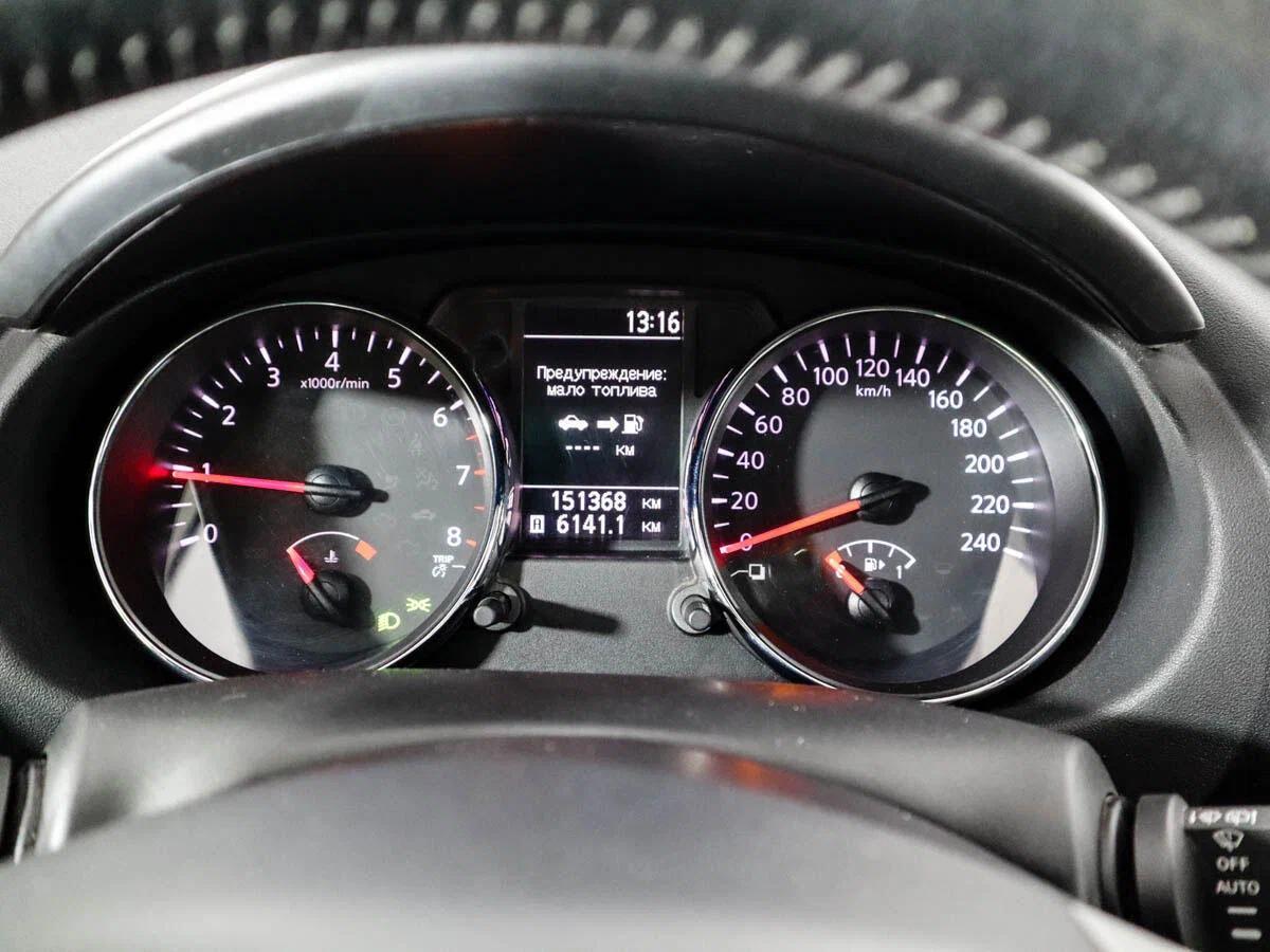 Nissan Qashqai 2013, красный
