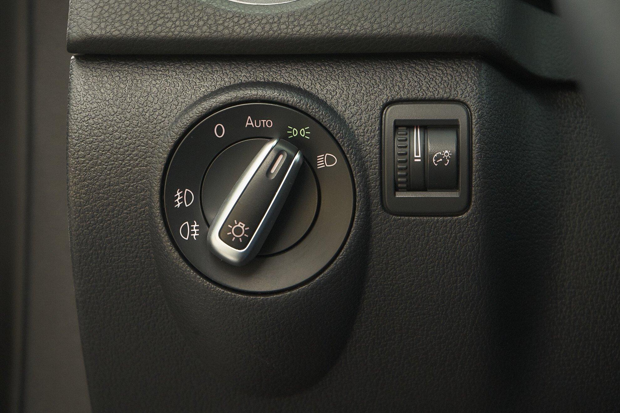 Volkswagen Tiguan 2014, серебряный