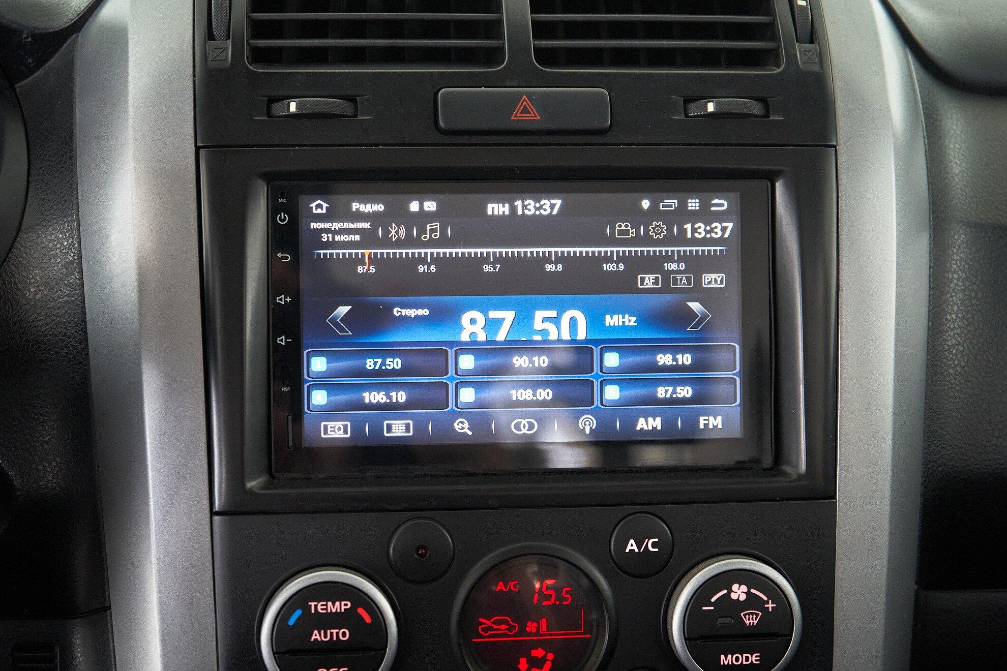 Suzuki Grand Vitara 2011, черный