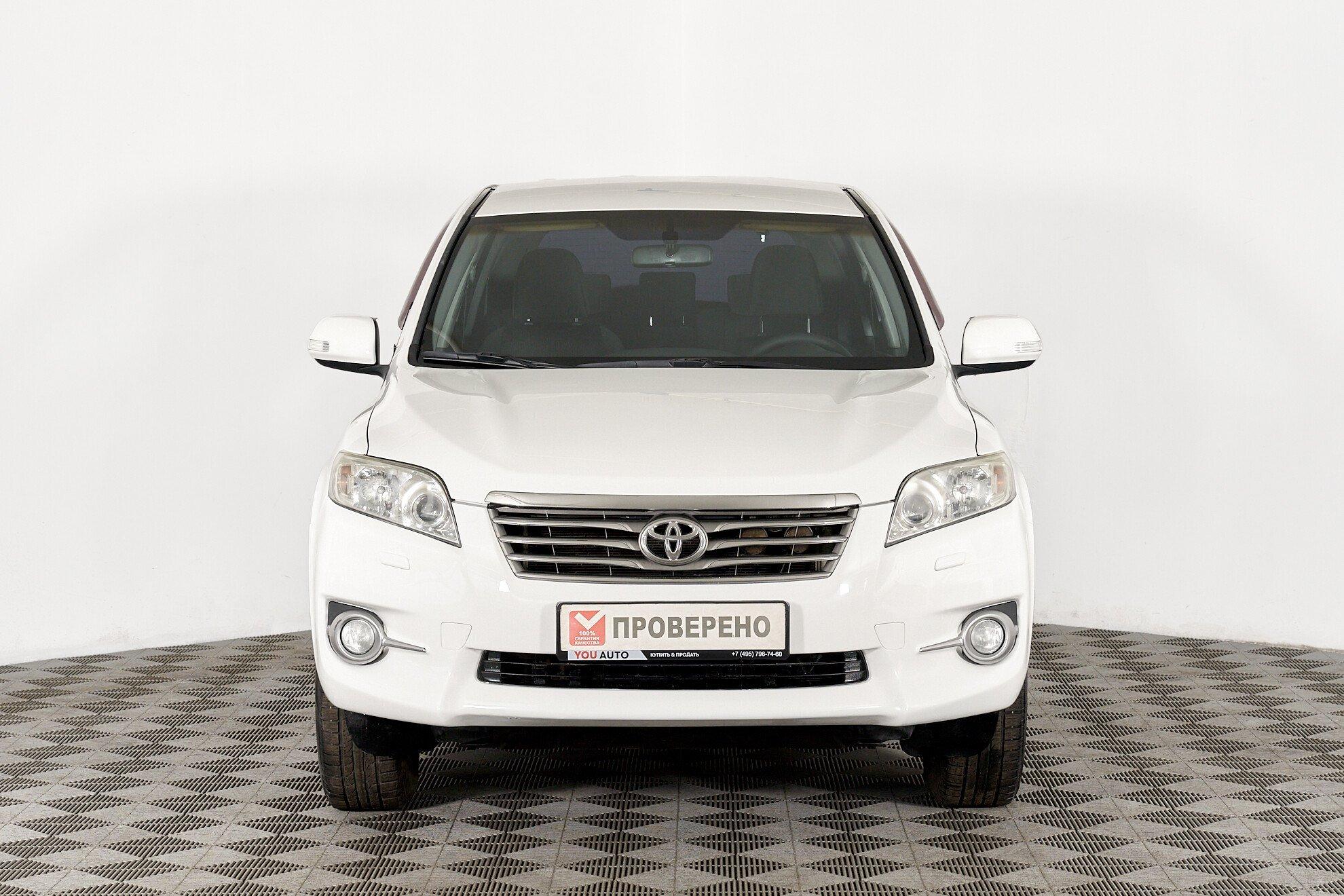 Toyota RAV4 2012, белый