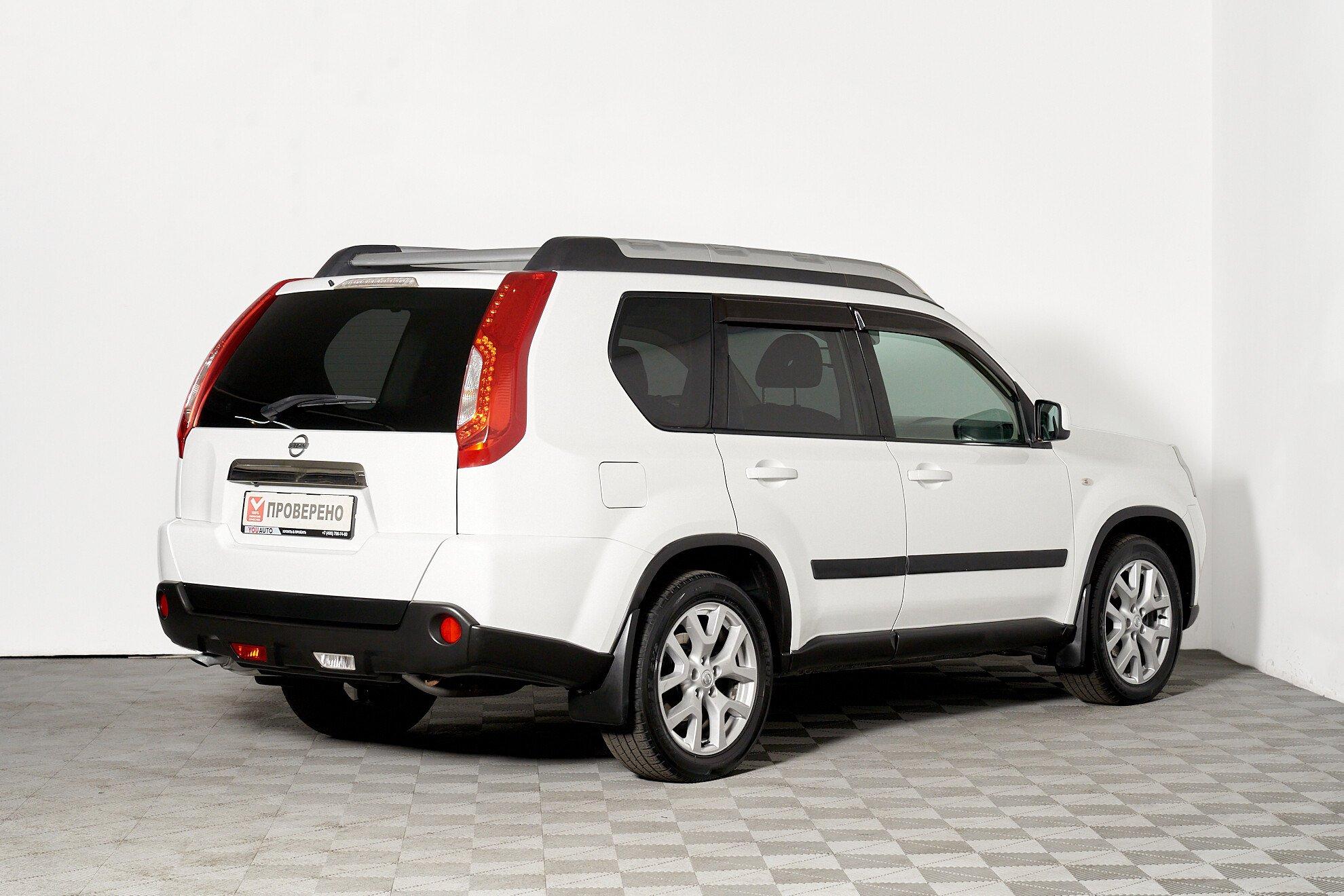 Nissan X-Trail 2011, белый