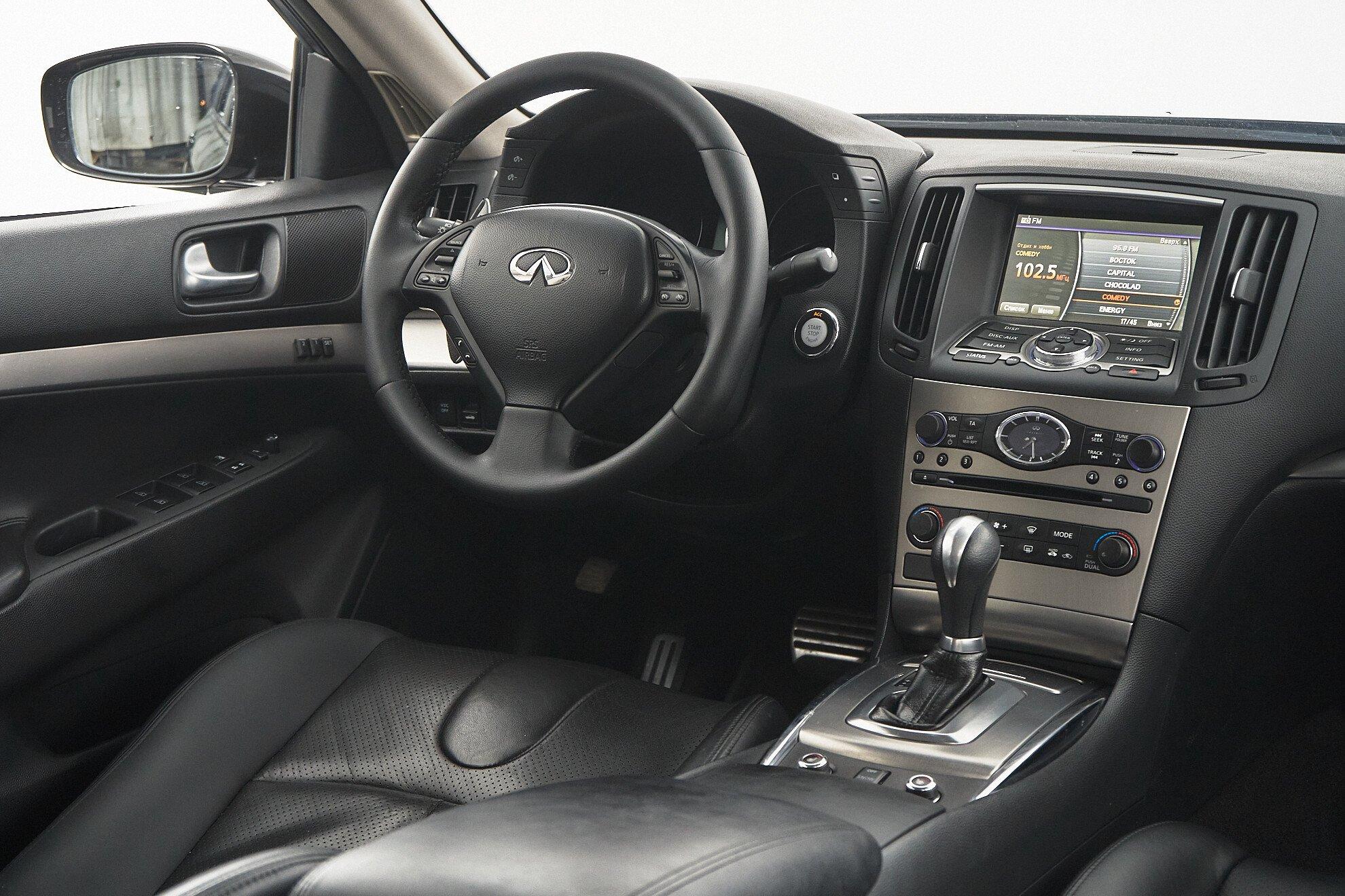 Infiniti G 2010, черный