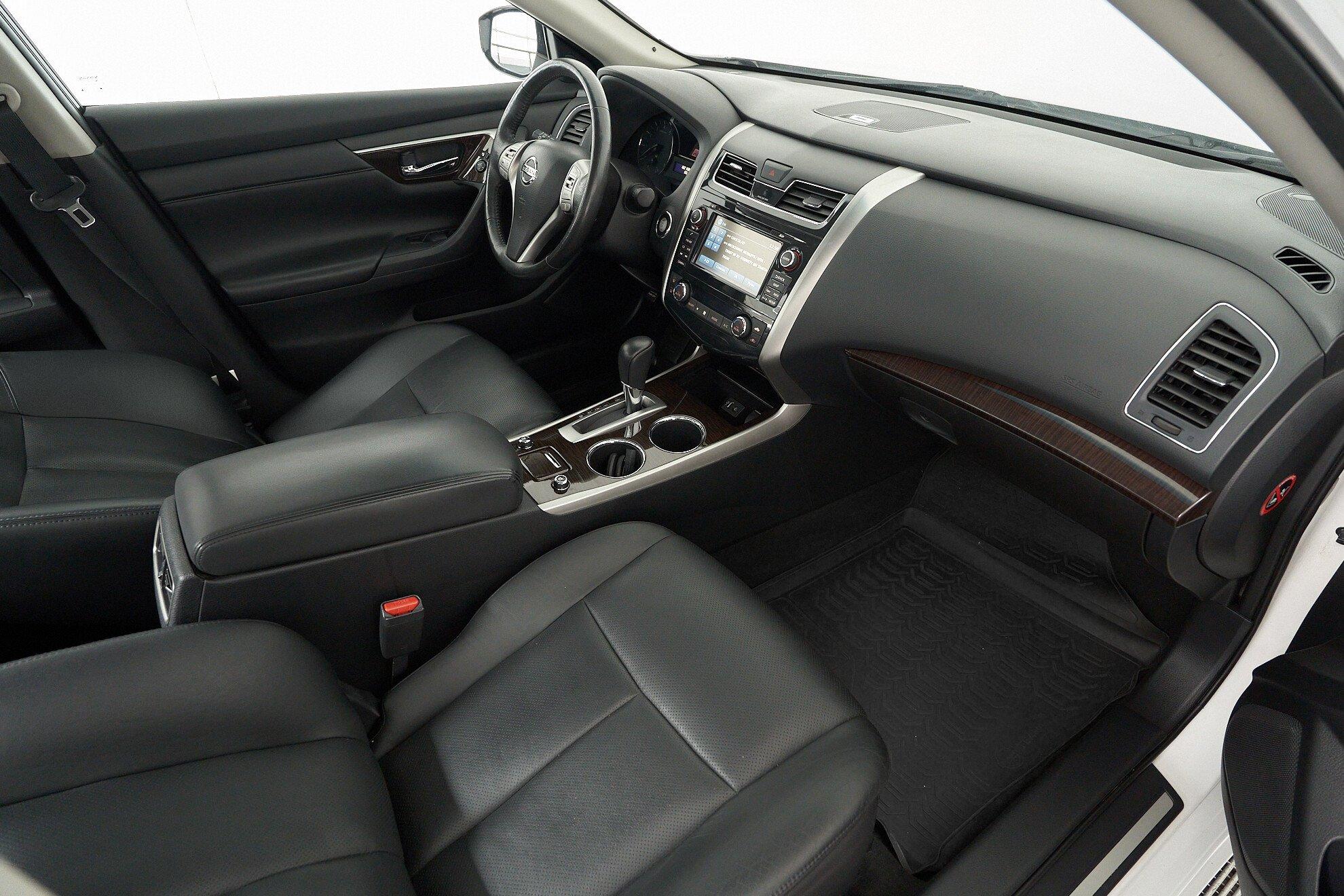 Nissan Teana 2014, белый