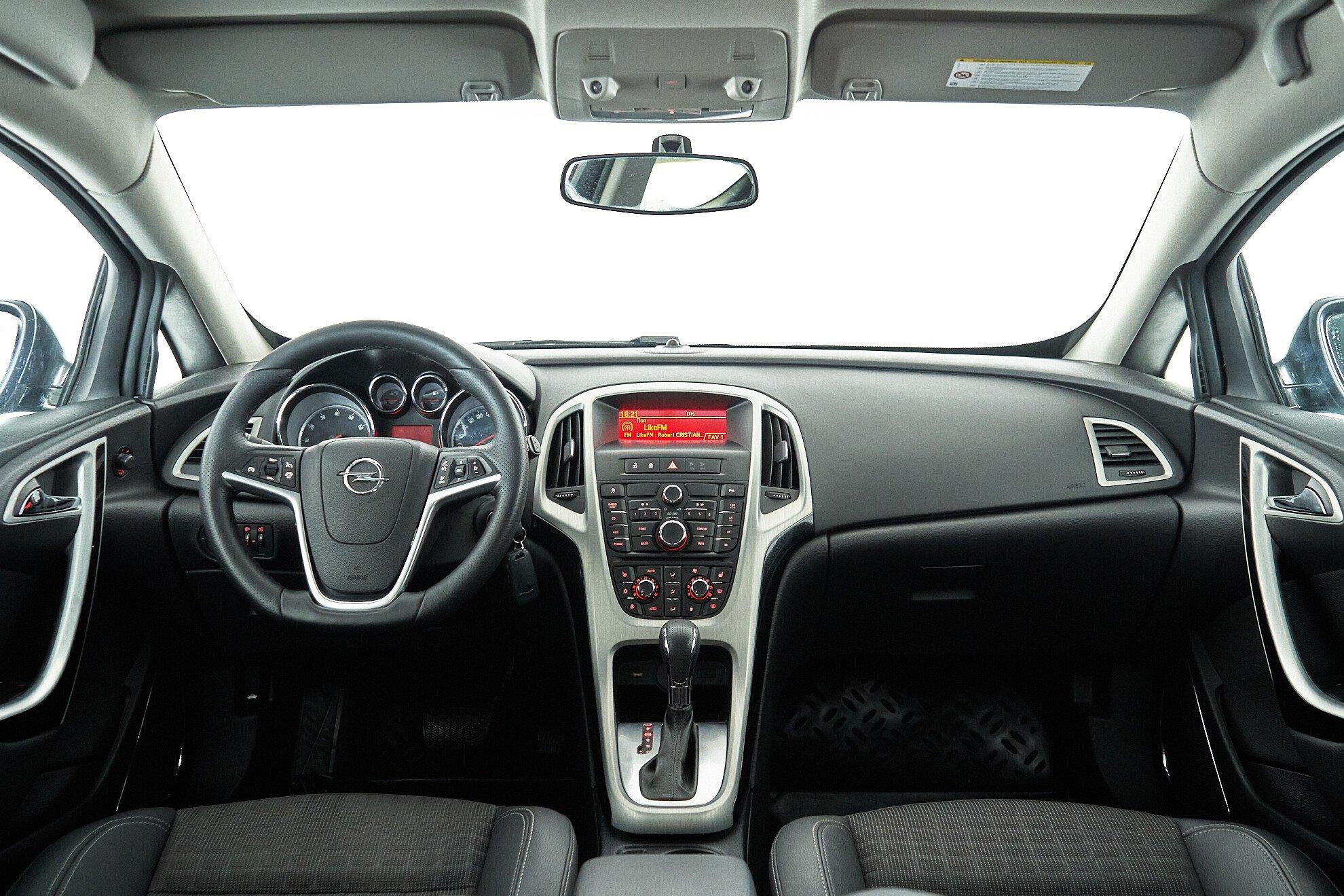 Opel Astra 2013, черный