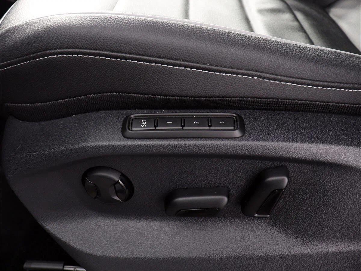 Volkswagen Tiguan 2022, белый
