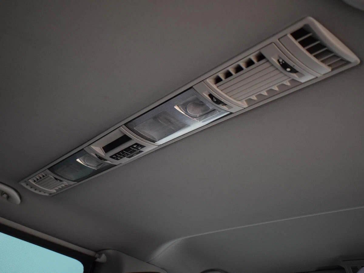 Volkswagen Caravelle 2012, черный