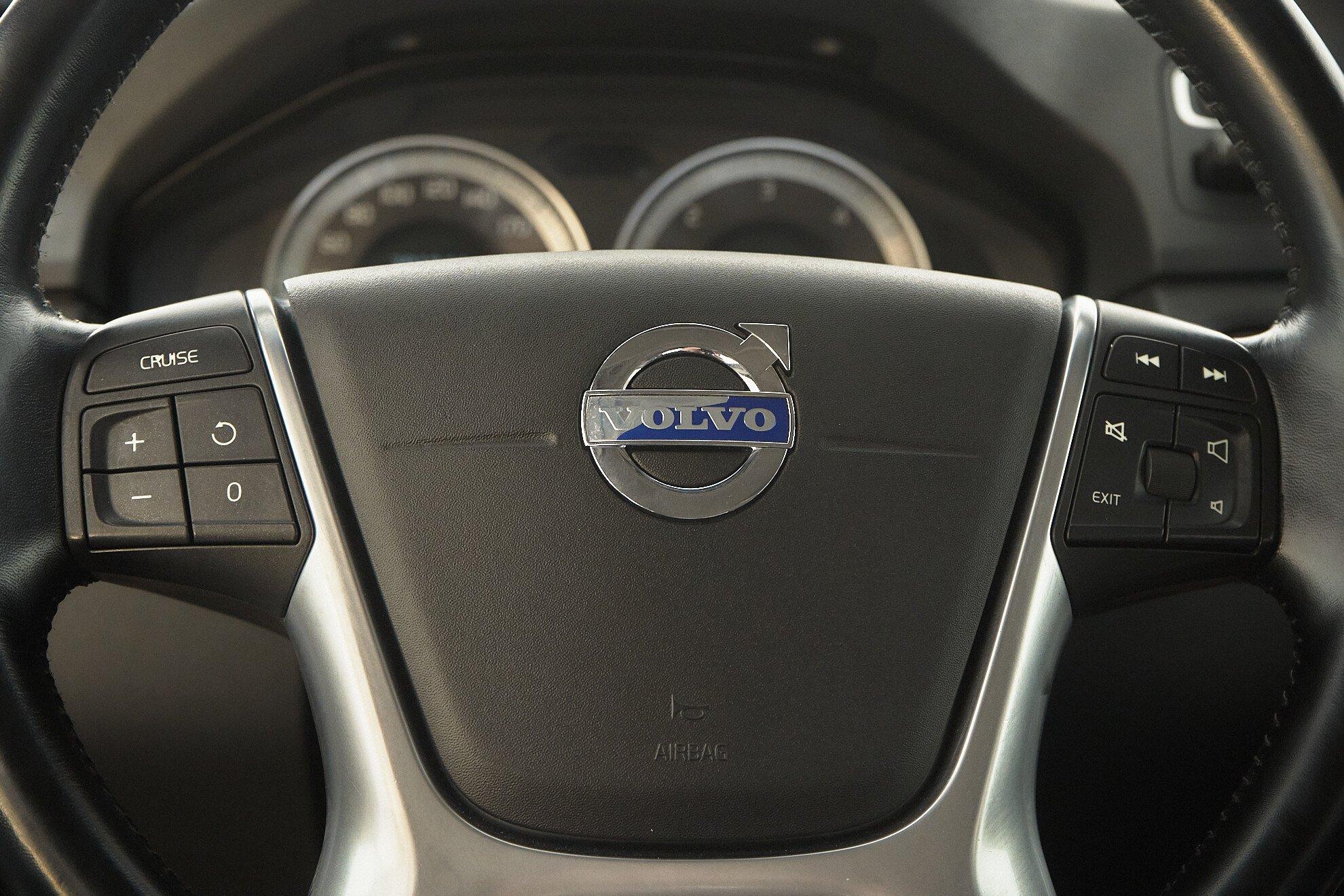 Volvo XC70 2012, черный