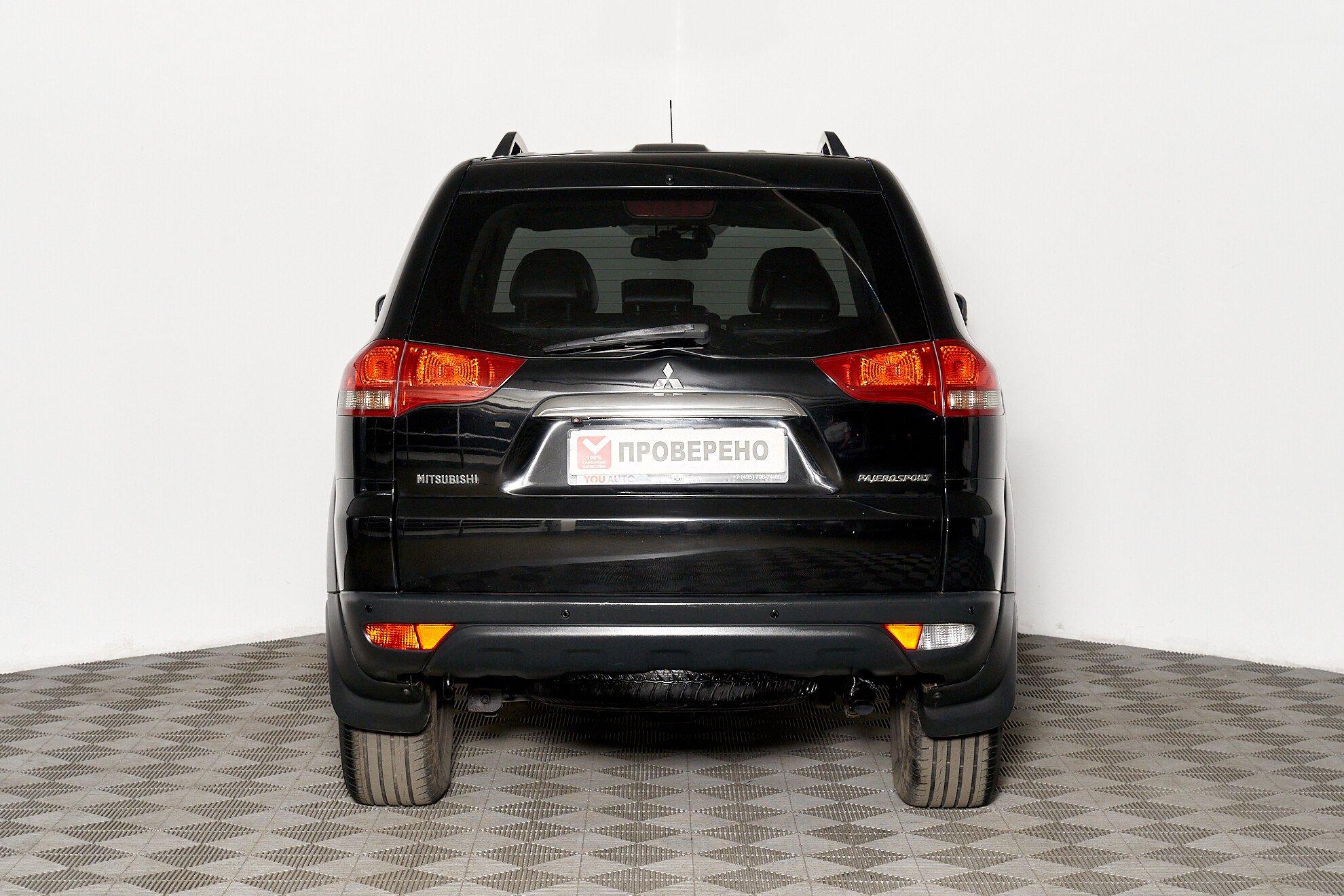 Mitsubishi Pajero Sport 2015, черный