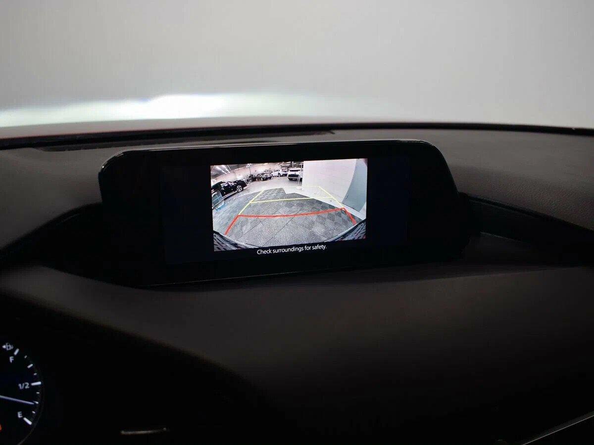 Mazda 3 2019, красный