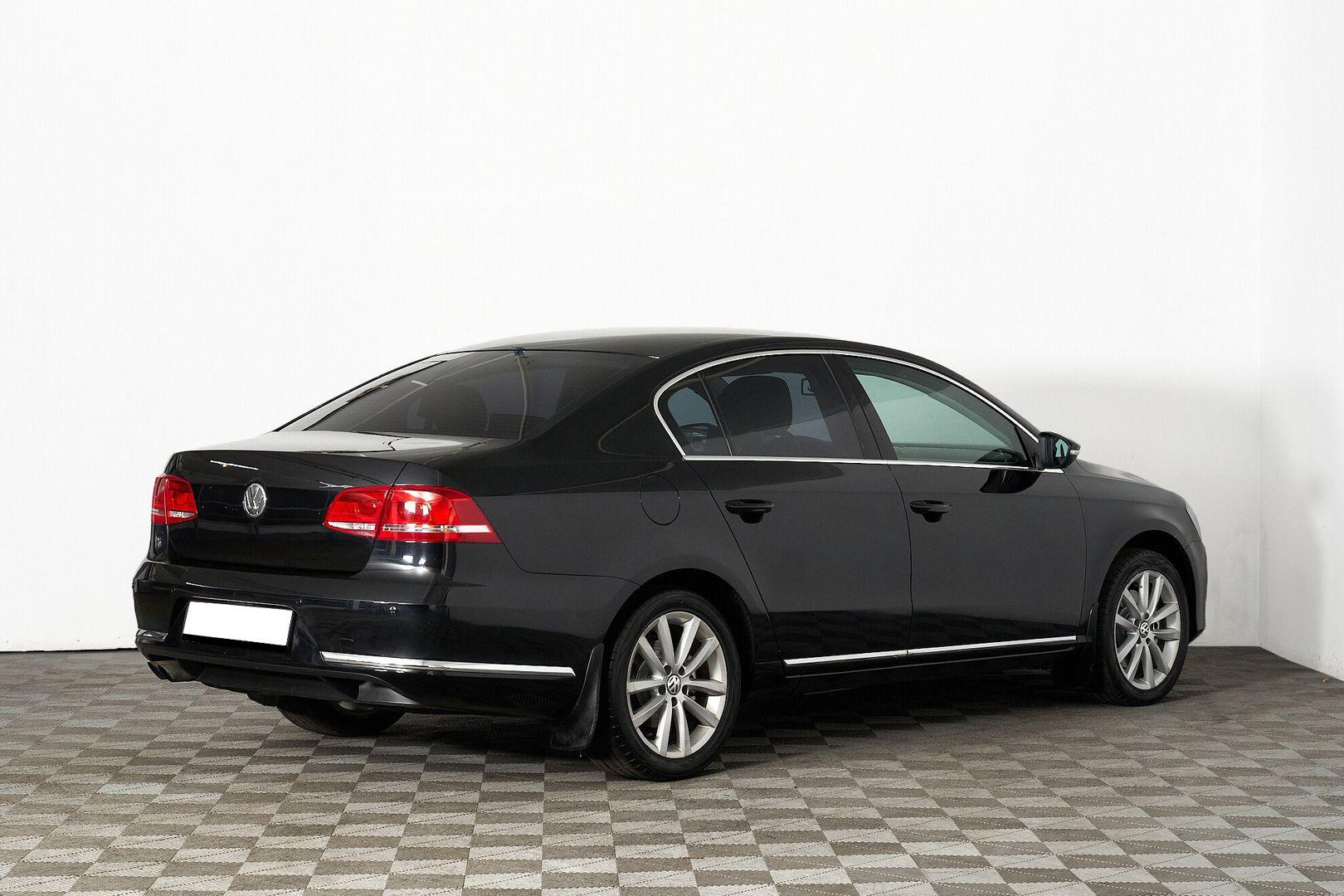 Volkswagen Passat 2011, черный