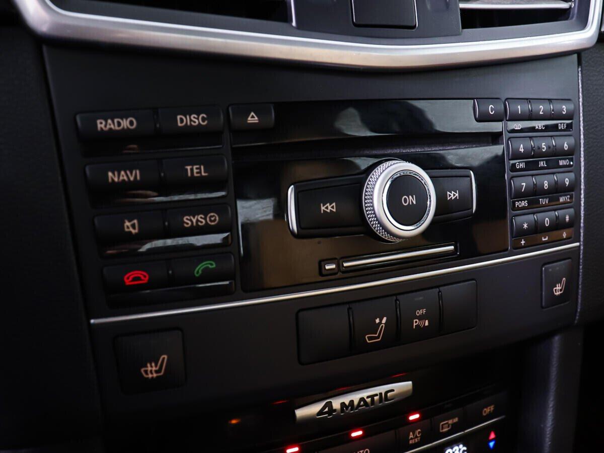 Mercedes-Benz E-Класс 2011, черный
