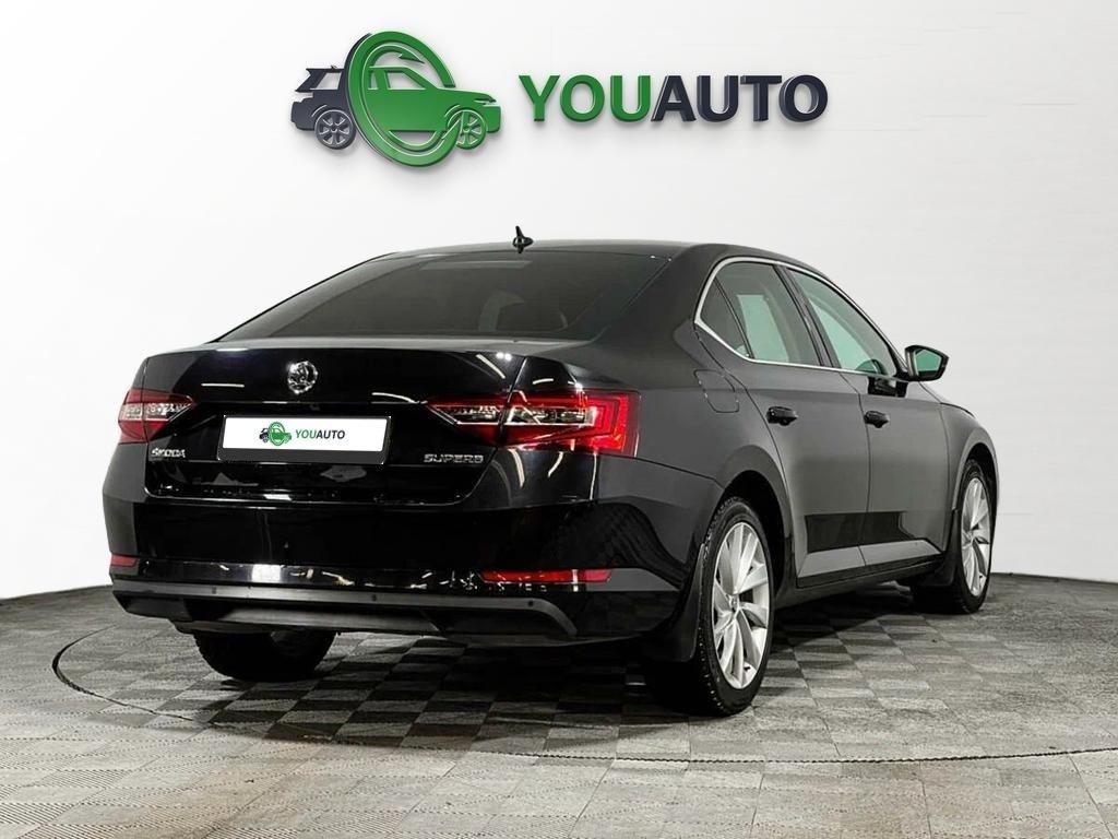 Skoda Superb 2019, черный