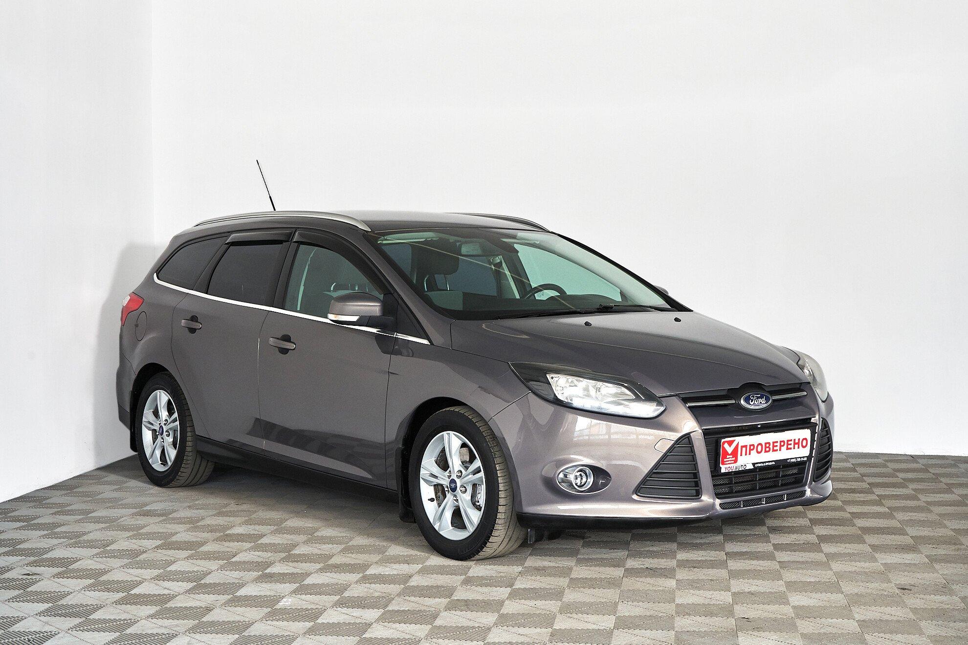 Ford Focus 2014, серый