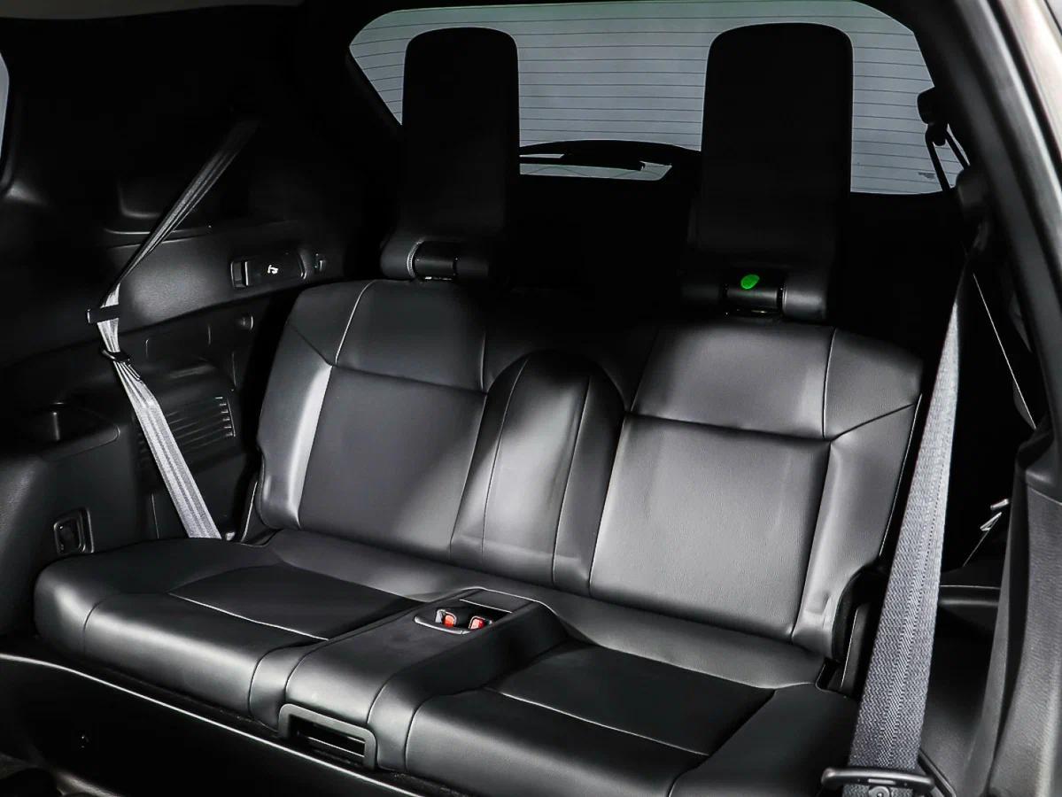 Mitsubishi Outlander 2023, коричневый