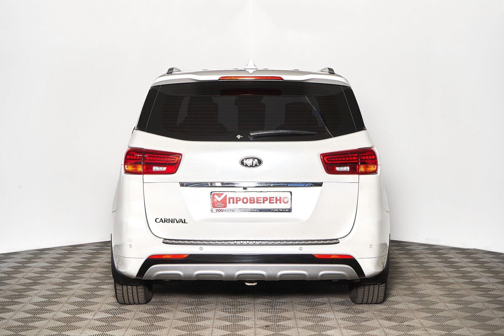 Kia Carnival 2020, белый