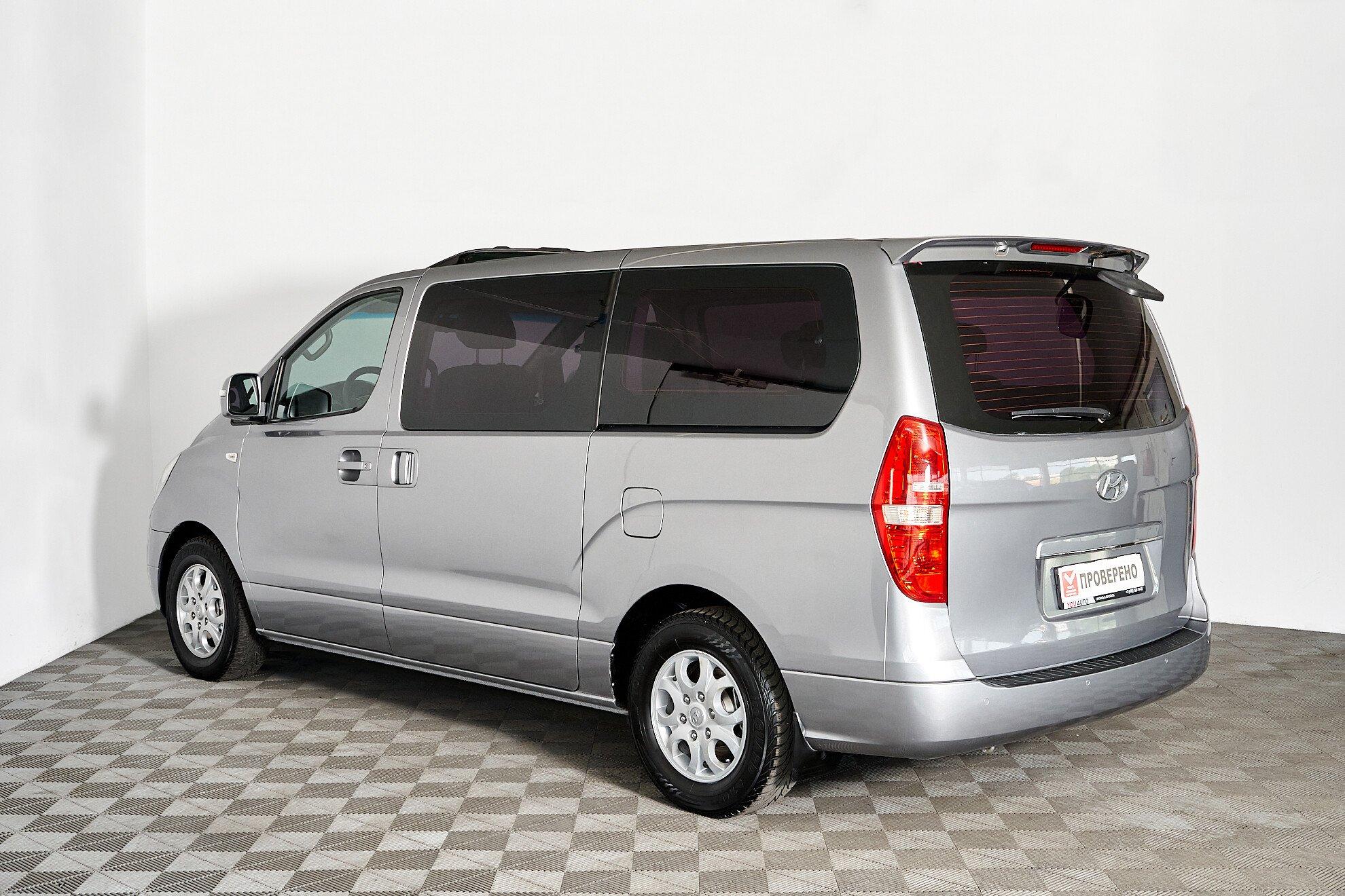 Hyundai Grand Starex 2012, серебряный