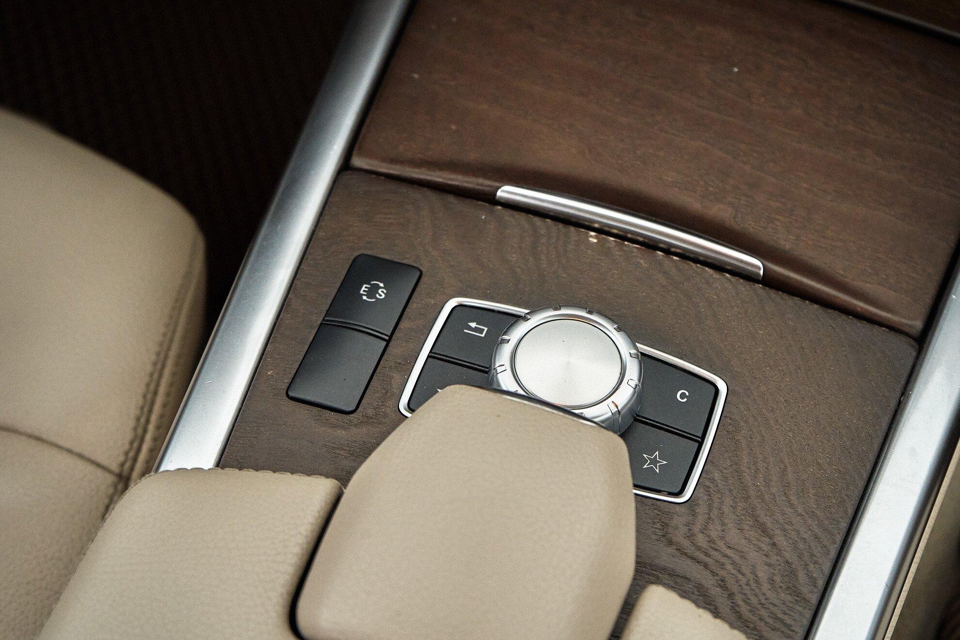 Mercedes-Benz E-Класс 2013, белый