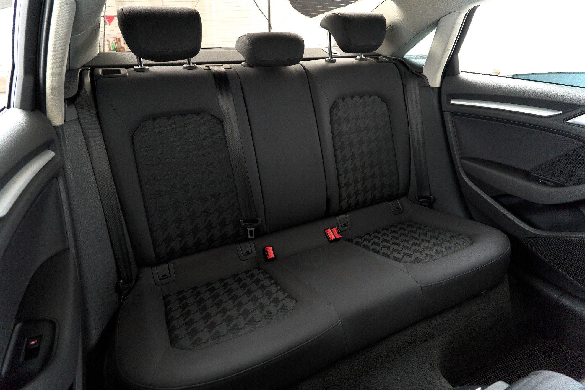 Audi A3 2016, белый