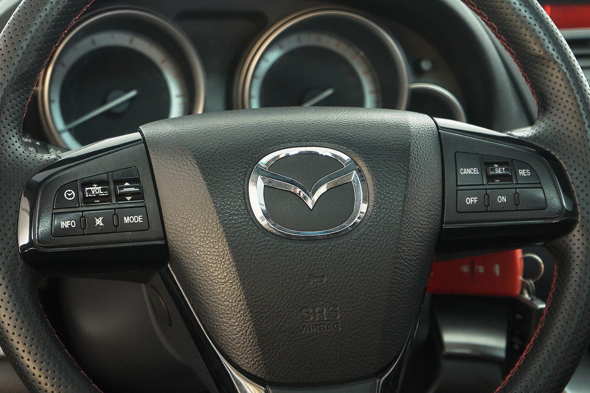 Mazda 6 2011, черный