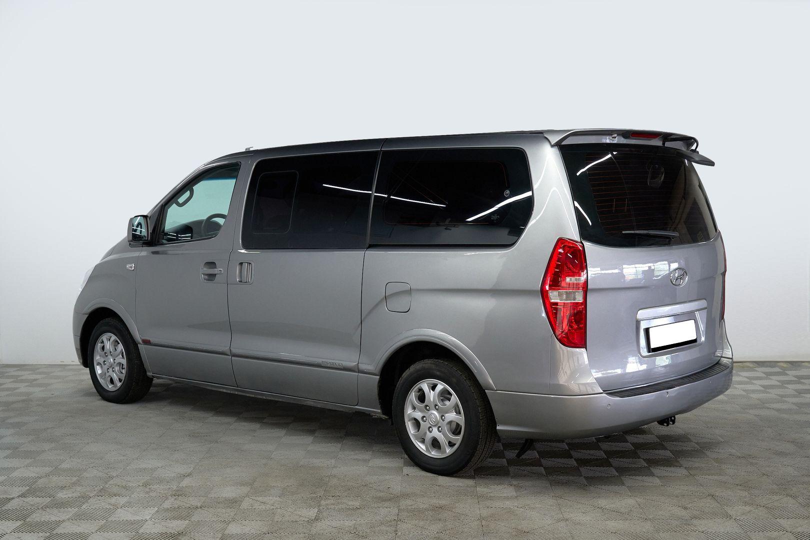 Hyundai Grand Starex 2011, серебряный