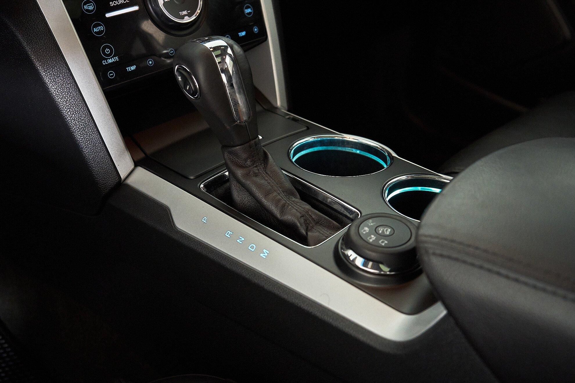 Ford Explorer 2013, черный