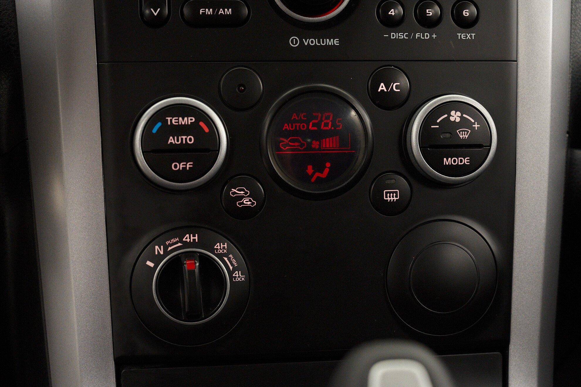 Suzuki Grand Vitara 2010, серебряный