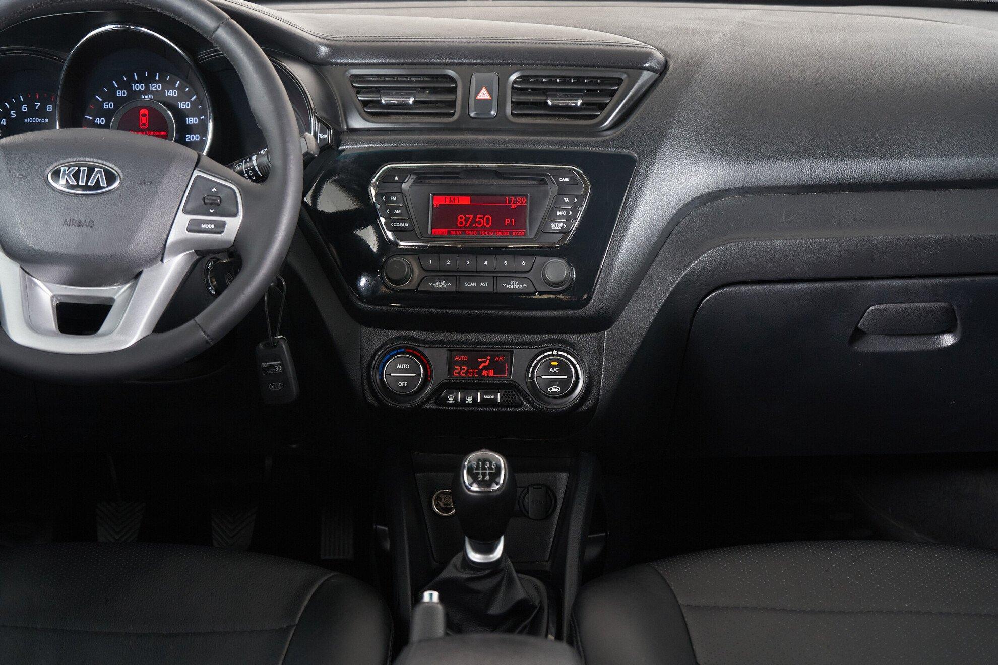 Kia Rio 2014, серебряный