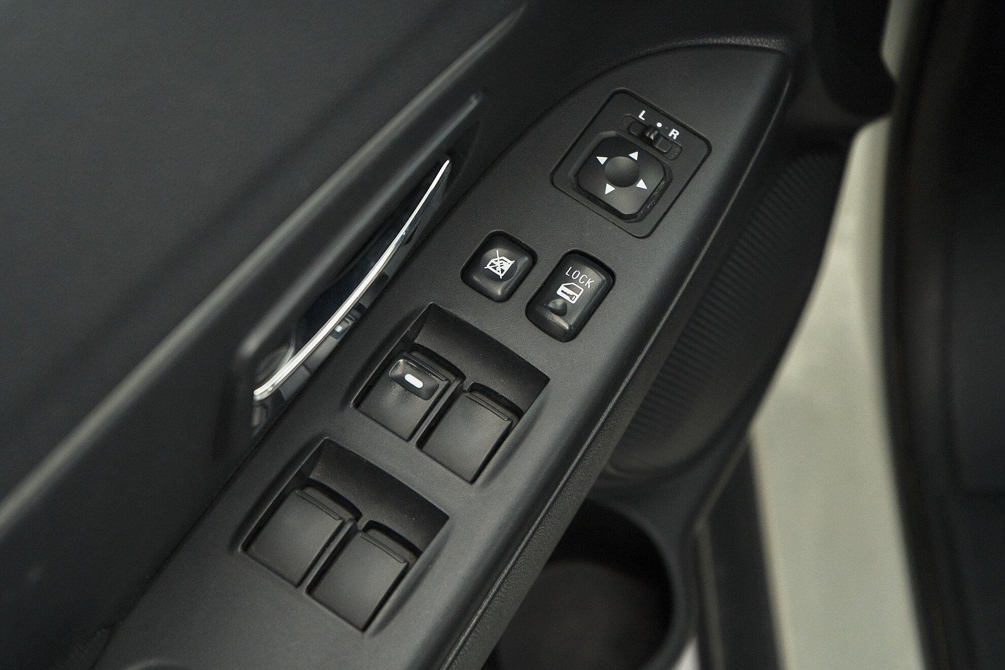 Mitsubishi ASX 2010, белый