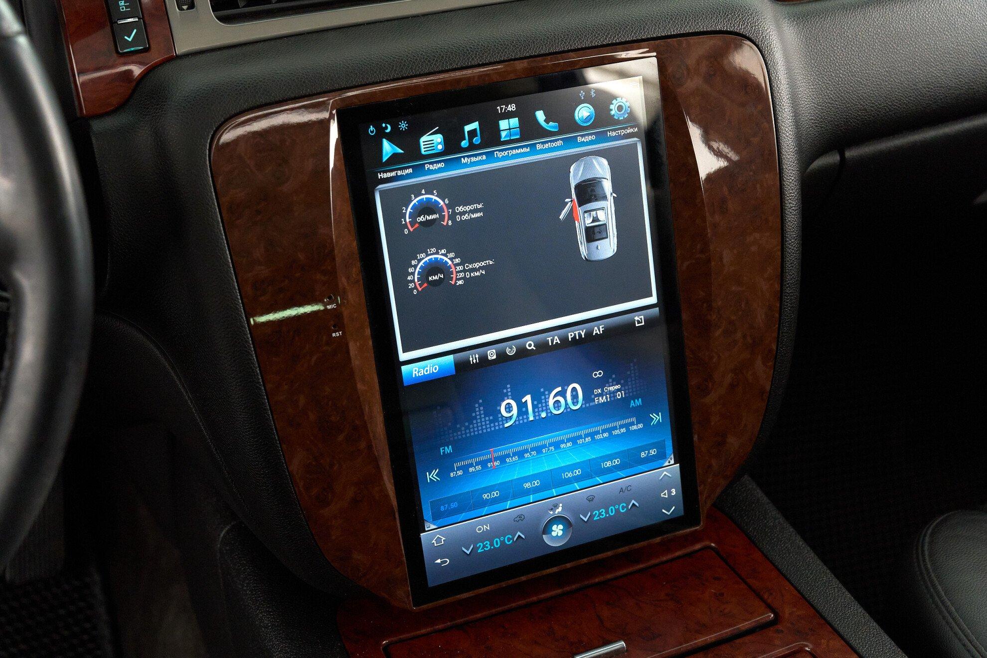 Chevrolet Tahoe 2013, черный