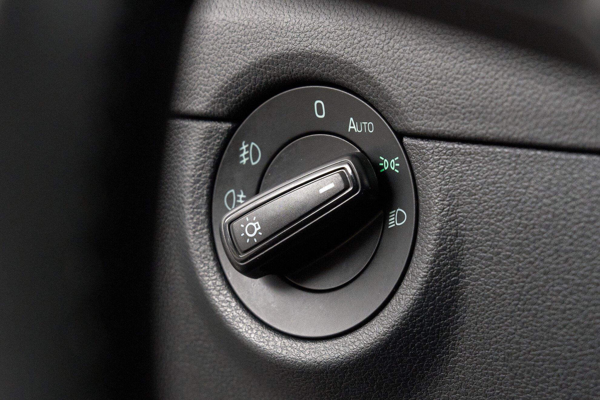 Skoda Octavia 2016, коричневый
